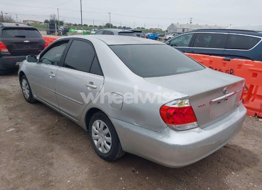 Photo 3 of 2005 Toyota Camry LE (VIN 4T1BE32K65U053436)
