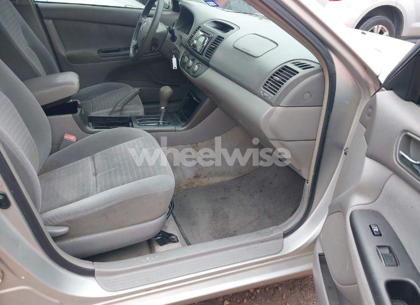 Photo 5 of 2005 Toyota Camry LE (VIN 4T1BE32K65U053436)
