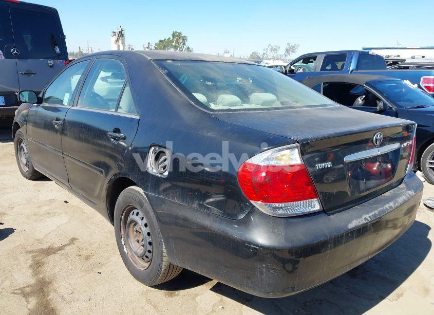 Photo 3 of 2005 Toyota Camry LE (VIN 4T1BE32K65U065389)