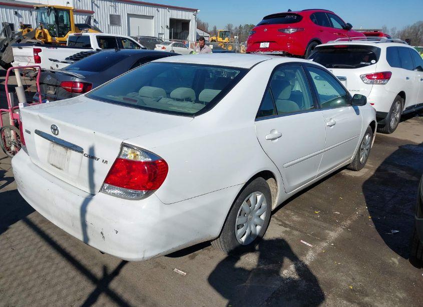 Photo 4 of 2005 Toyota Camry LE (VIN 4T1BE32K65U414065)
