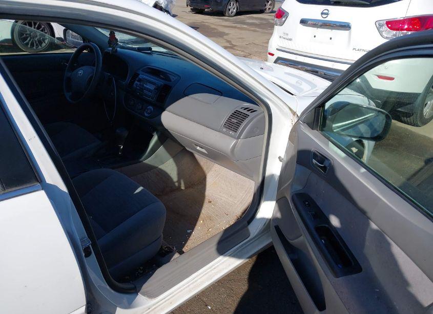 Photo 5 of 2005 Toyota Camry LE (VIN 4T1BE32K65U414065)