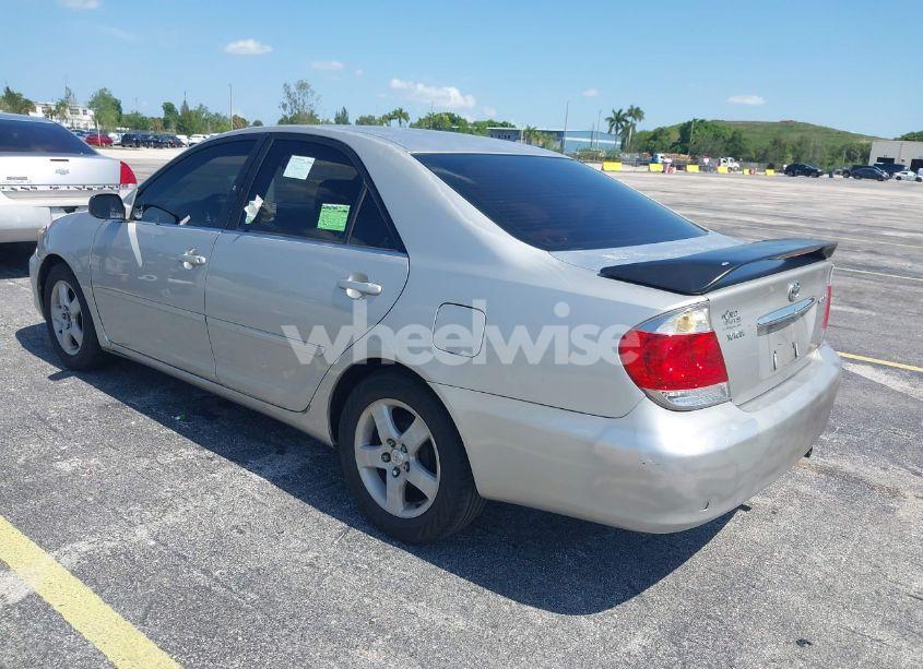 Photo 3 of 2005 Toyota Camry (VIN 4T1BE32K65U431450)