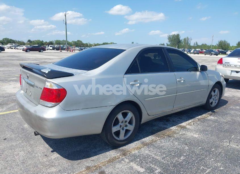 Photo 4 of 2005 Toyota Camry (VIN 4T1BE32K65U431450)