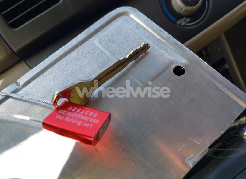 Photo 11 of 2005 Toyota Camry LE (VIN 4T1BE32K65U521357)