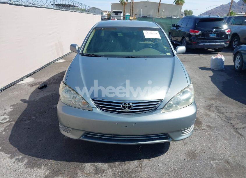 Photo 6 of 2005 Toyota Camry LE (VIN 4T1BE32K65U521357)