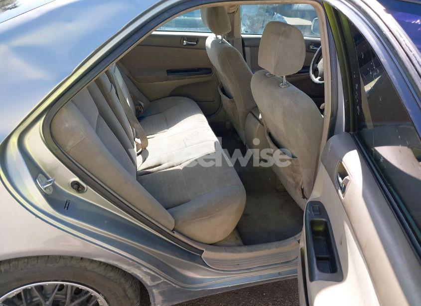 Photo 8 of 2005 Toyota Camry LE (VIN 4T1BE32K65U521357)