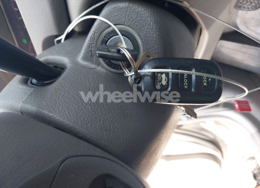 Photo 11 of 2005 Toyota Camry LE (VIN 4T1BE32K65U523657)