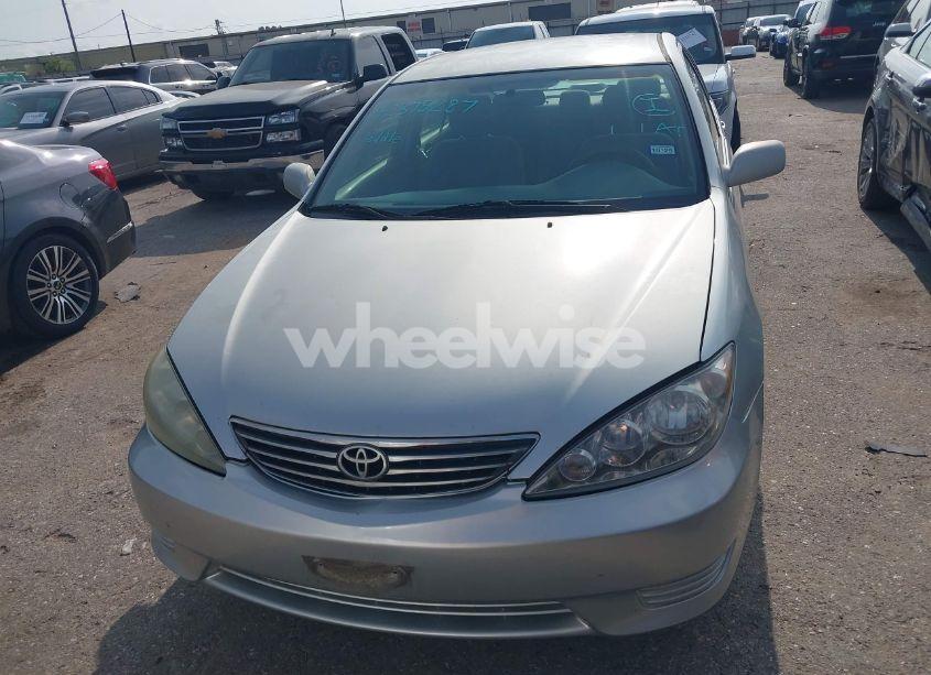 Photo 6 of 2005 Toyota Camry LE (VIN 4T1BE32K65U523657)