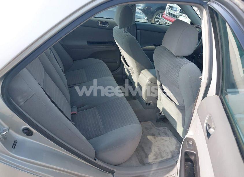 Photo 8 of 2005 Toyota Camry LE (VIN 4T1BE32K65U523657)