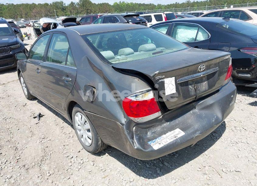 Photo 3 of 2005 Toyota Camry STD (VIN 4T1BE32K65U538028)