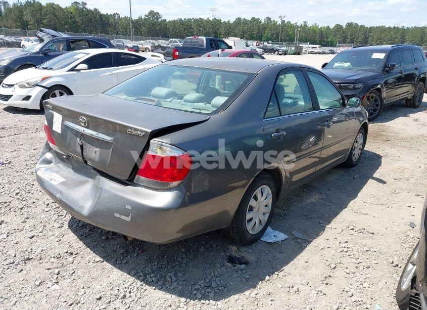 Photo 4 of 2005 Toyota Camry STD (VIN 4T1BE32K65U538028)