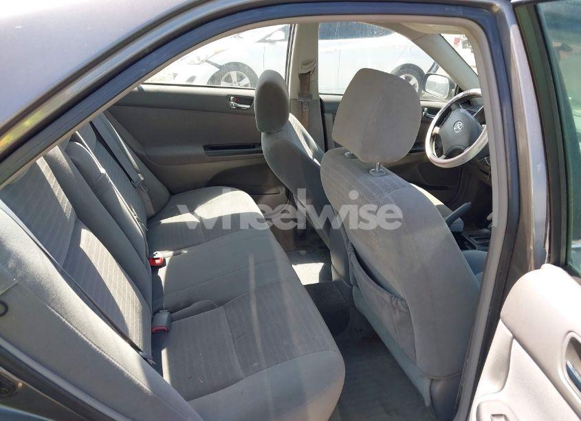 Photo 8 of 2005 Toyota Camry STD (VIN 4T1BE32K65U538028)