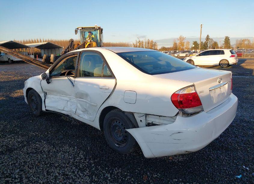 Photo 3 of 2005 Toyota Camry LE (VIN 4T1BE32K65U543441)