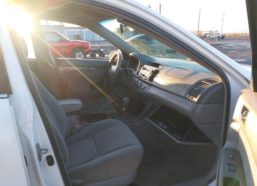 Photo 5 of 2005 Toyota Camry LE (VIN 4T1BE32K65U543441)