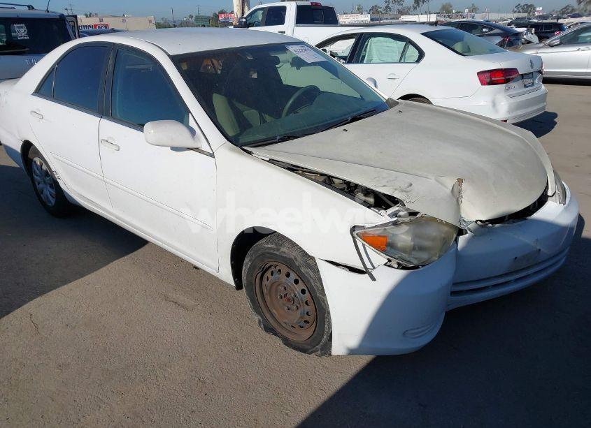 2005 Toyota Camry LE (VIN 4T1BE32K65U546159) main photo