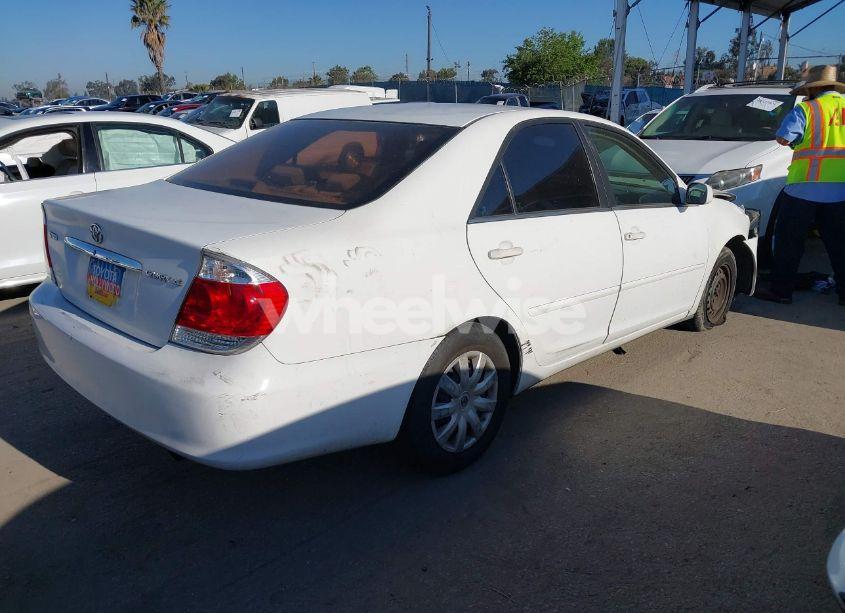 Photo 4 of 2005 Toyota Camry LE (VIN 4T1BE32K65U546159)