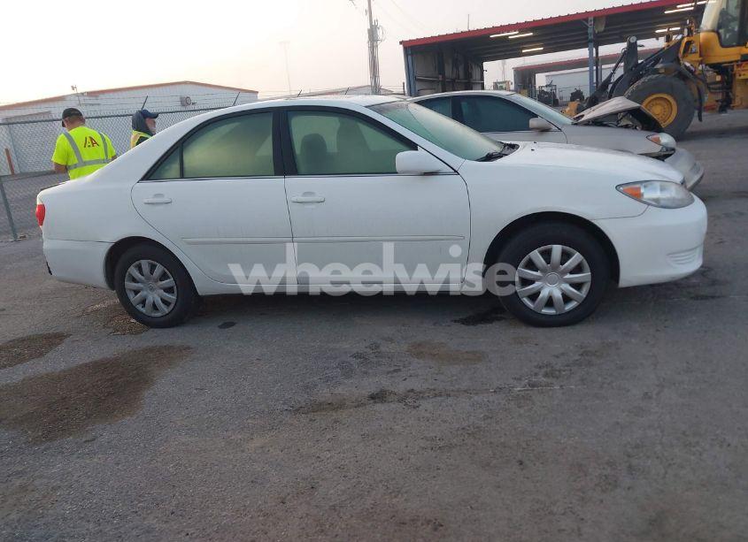 Photo 13 of 2005 Toyota Camry LE (VIN 4T1BE32K65U547652)