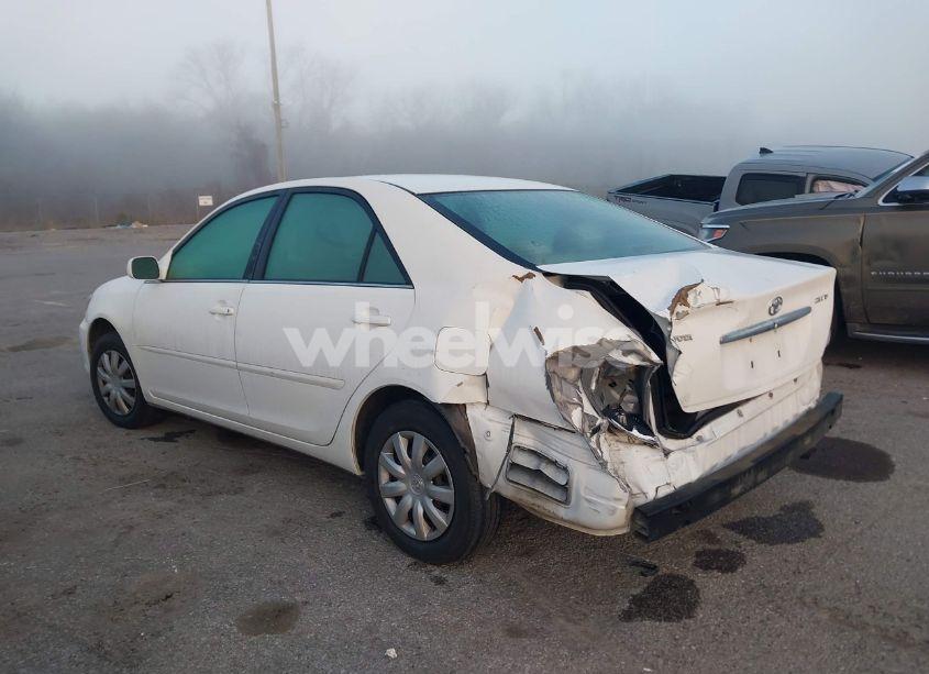 Photo 3 of 2005 Toyota Camry LE (VIN 4T1BE32K65U547652)