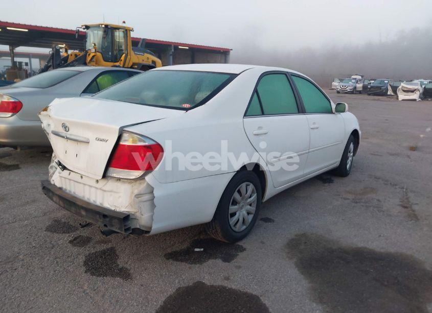 Photo 4 of 2005 Toyota Camry LE (VIN 4T1BE32K65U547652)