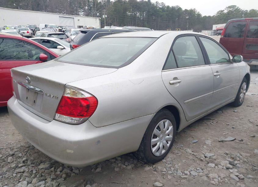 Photo 4 of 2005 Toyota Camry LE (VIN 4T1BE32K65U549773)