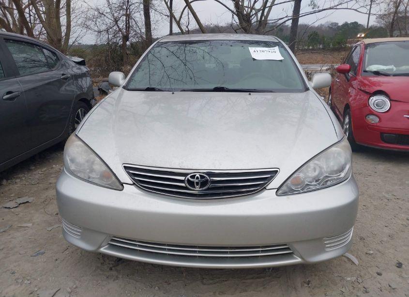Photo 6 of 2005 Toyota Camry LE (VIN 4T1BE32K65U549773)