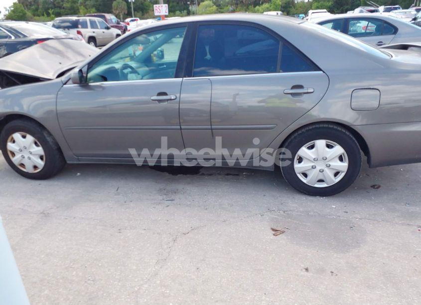 Photo 15 of 2005 Toyota Camry LE (VIN 4T1BE32K65U564466)