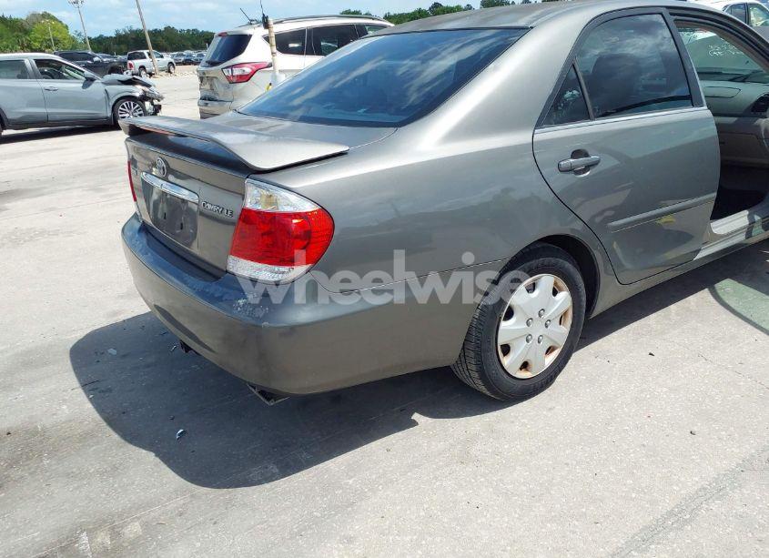 Photo 4 of 2005 Toyota Camry LE (VIN 4T1BE32K65U564466)