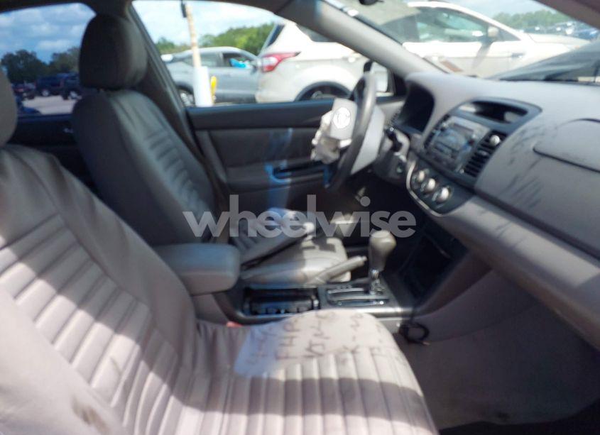 Photo 5 of 2005 Toyota Camry LE (VIN 4T1BE32K65U564466)