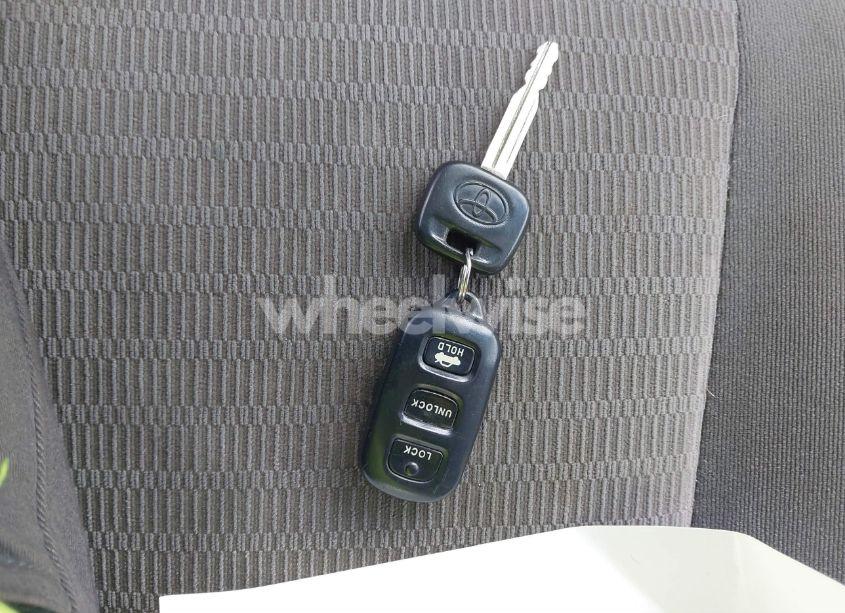 Photo 11 of 2005 Toyota Camry LE (VIN 4T1BE32K65U567593)