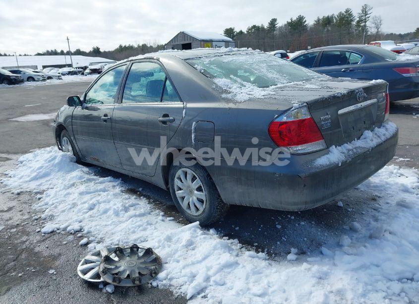 Photo 3 of 2005 Toyota Camry LE (VIN 4T1BE32K65U567593)