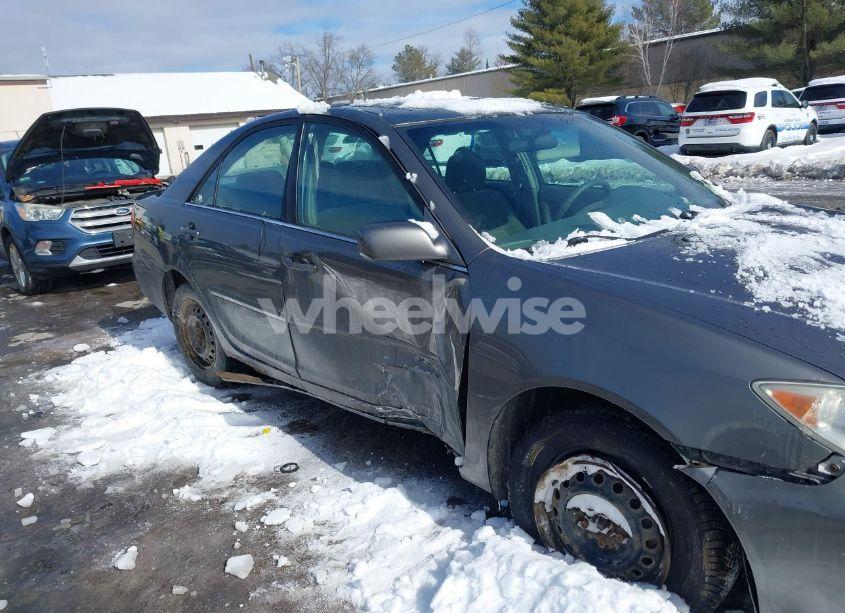 Photo 6 of 2005 Toyota Camry LE (VIN 4T1BE32K65U567593)