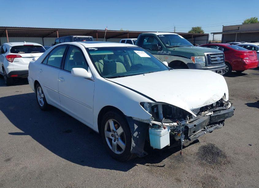 2005 Toyota Camry SE (VIN 4T1BE32K65U572499) main photo