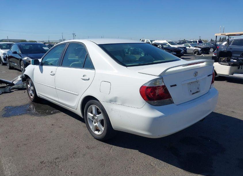 Photo 3 of 2005 Toyota Camry SE (VIN 4T1BE32K65U572499)