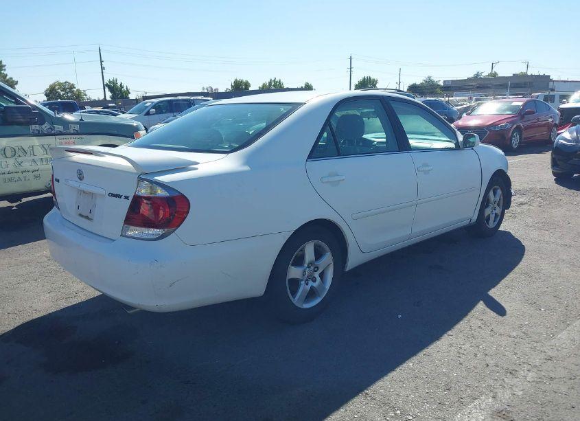 Photo 4 of 2005 Toyota Camry SE (VIN 4T1BE32K65U572499)