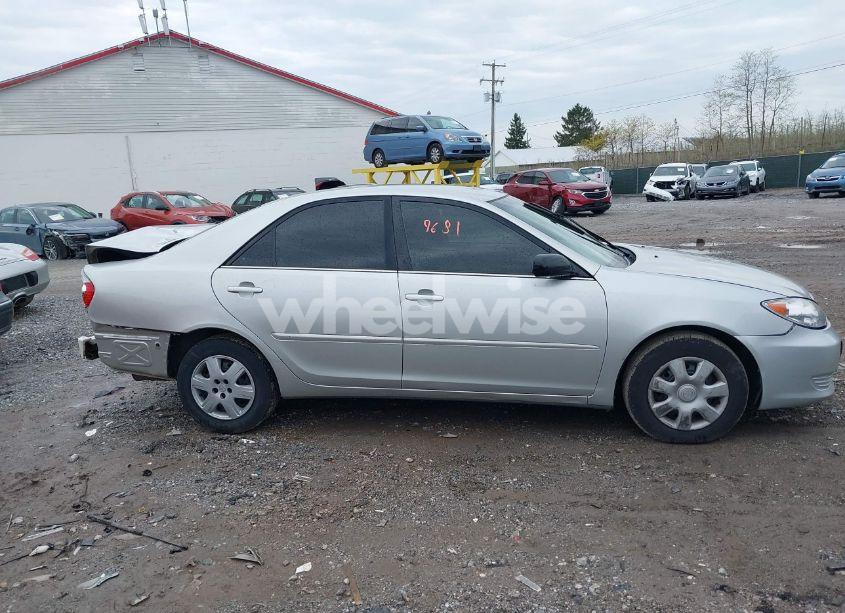 Photo 14 of 2005 Toyota Camry LE/SE/STD/XLE (VIN 4T1BE32K65U579288)
