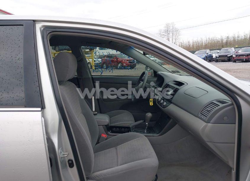Photo 5 of 2005 Toyota Camry LE/SE/STD/XLE (VIN 4T1BE32K65U579288)