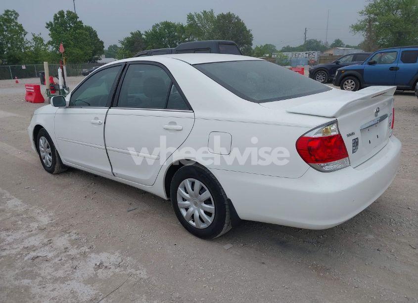 Photo 3 of 2005 Toyota Camry LE (VIN 4T1BE32K65U583454)
