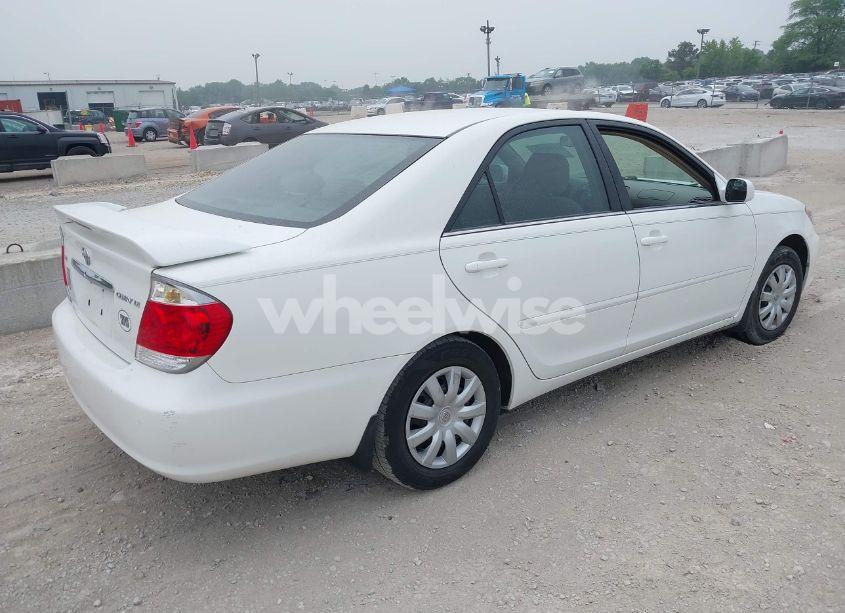 Photo 4 of 2005 Toyota Camry LE (VIN 4T1BE32K65U583454)
