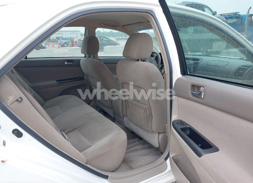 Photo 8 of 2005 Toyota Camry LE (VIN 4T1BE32K65U583454)