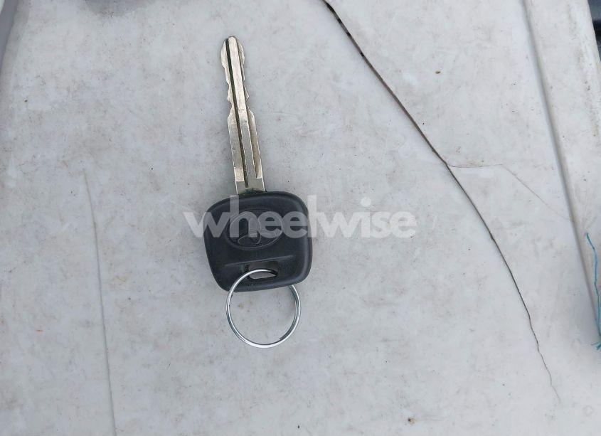 Photo 11 of 2005 Toyota Camry LE (VIN 4T1BE32K65U587892)