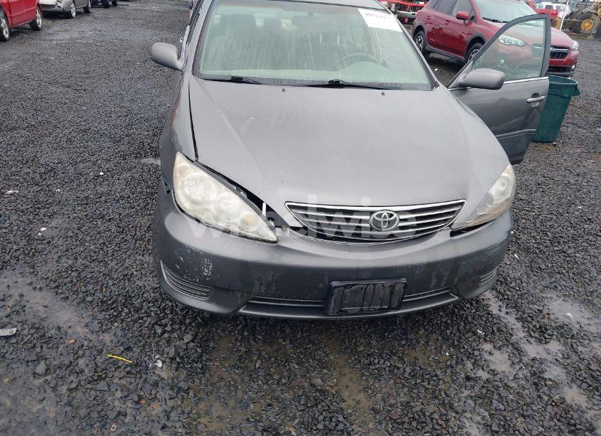 Photo 6 of 2005 Toyota Camry LE (VIN 4T1BE32K65U587892)