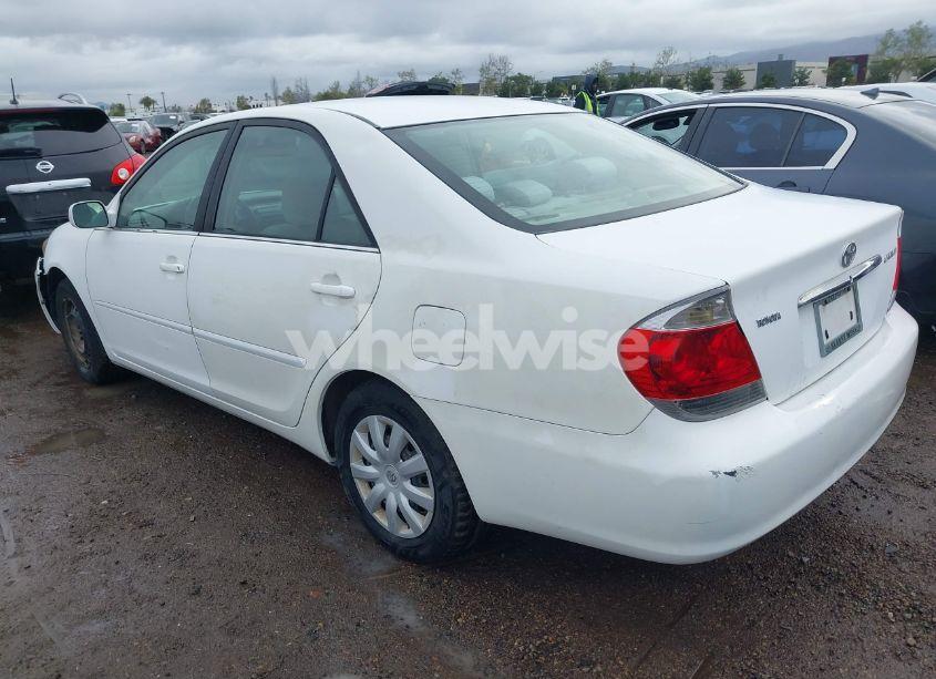 Photo 3 of 2005 Toyota Camry LE (VIN 4T1BE32K65U594101)