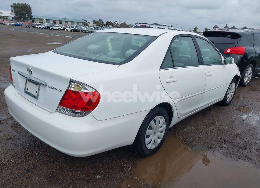Photo 4 of 2005 Toyota Camry LE (VIN 4T1BE32K65U594101)