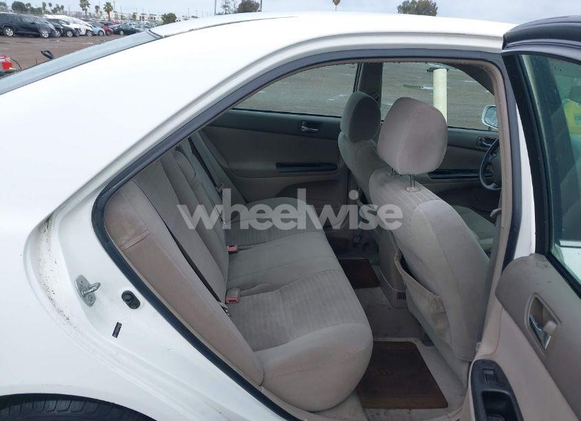 Photo 8 of 2005 Toyota Camry LE (VIN 4T1BE32K65U594101)
