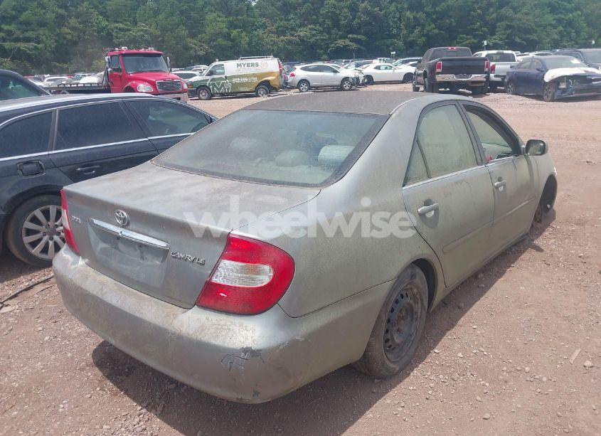 Photo 4 of 2005 Toyota Camry LE (VIN 4T1BE32K65U595734)