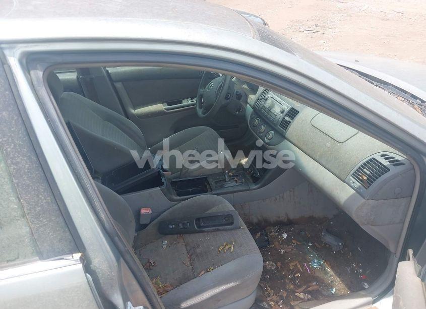 Photo 5 of 2005 Toyota Camry LE (VIN 4T1BE32K65U595734)