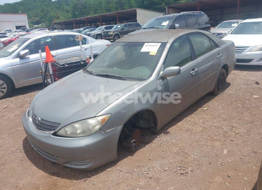 Photo 6 of 2005 Toyota Camry LE (VIN 4T1BE32K65U595734)