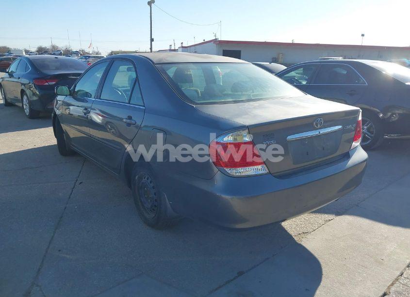 Photo 3 of 2005 Toyota Camry LE (VIN 4T1BE32K65U603993)