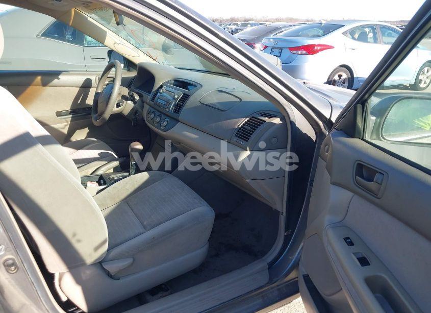 Photo 5 of 2005 Toyota Camry LE (VIN 4T1BE32K65U603993)