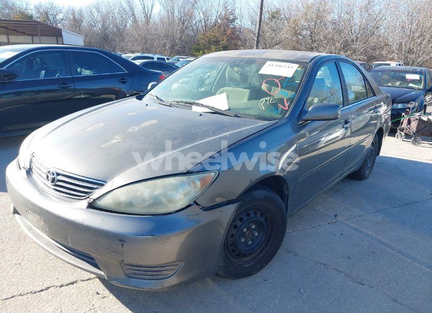 Photo 6 of 2005 Toyota Camry LE (VIN 4T1BE32K65U603993)